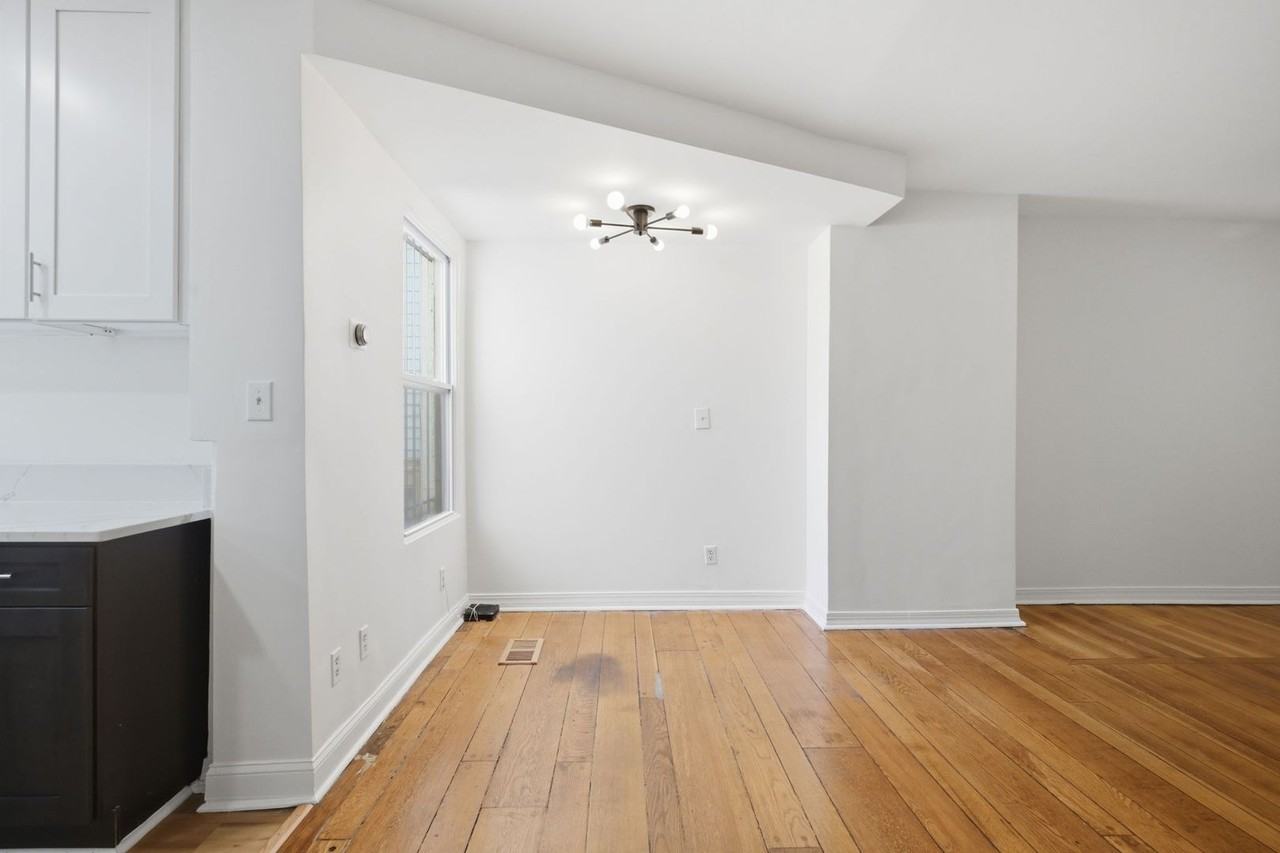 924 Euclid St Nw - Photo 5 of 22