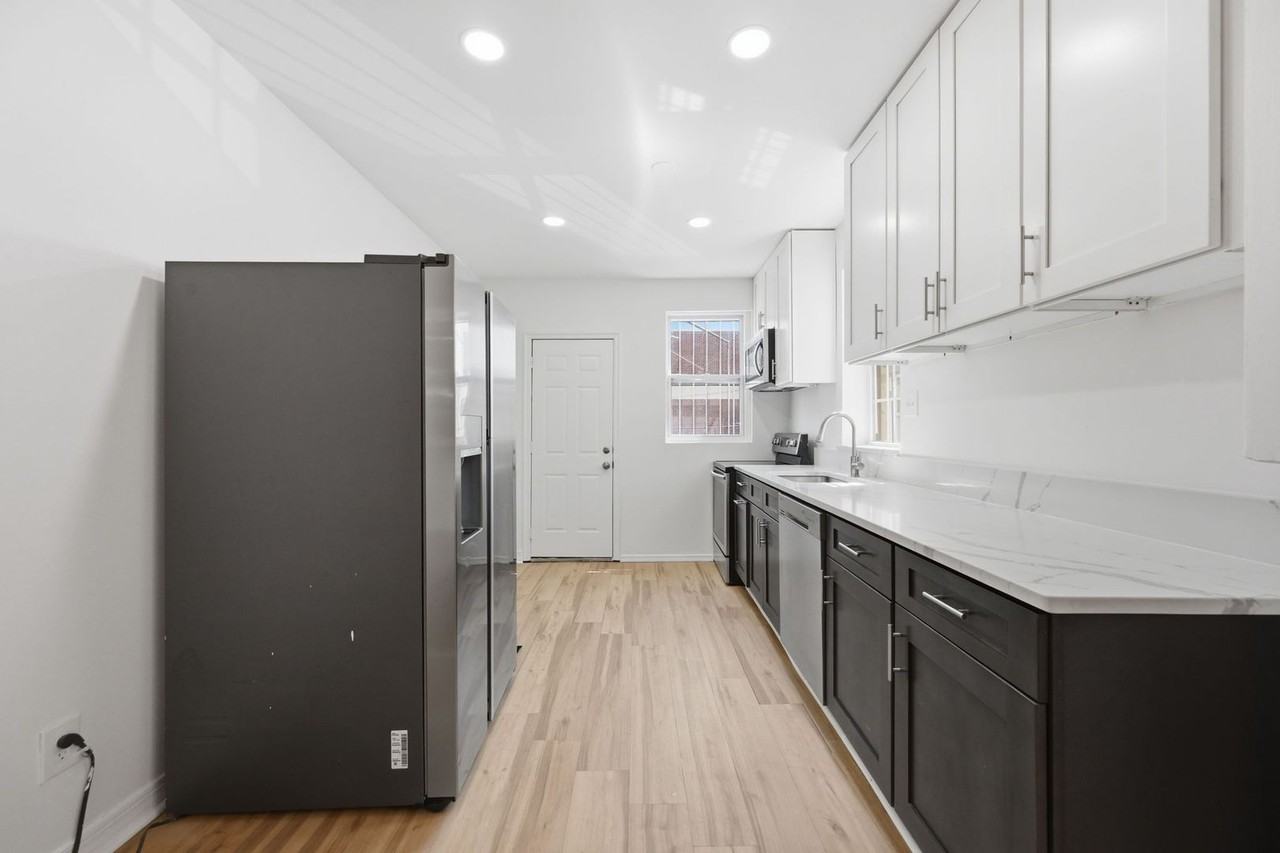 924 Euclid St Nw - Photo 6 of 22