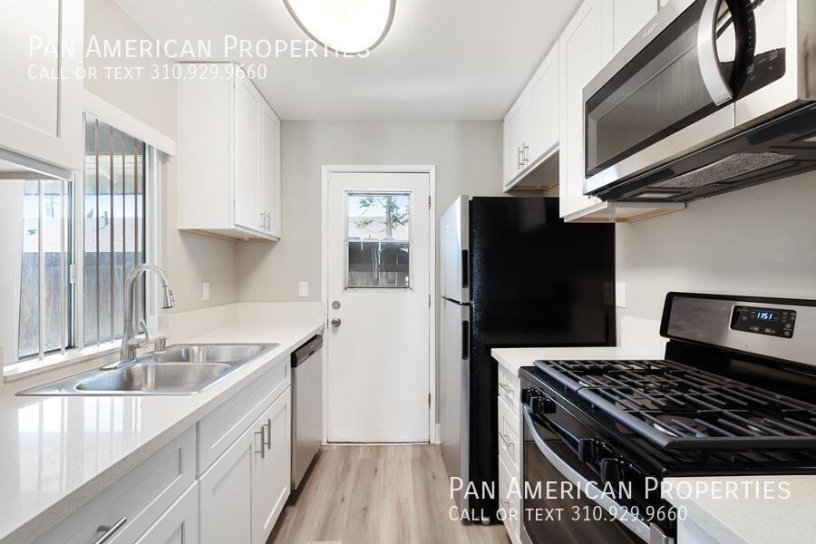 Myers Terrace Apartments - Photo 3 of 6