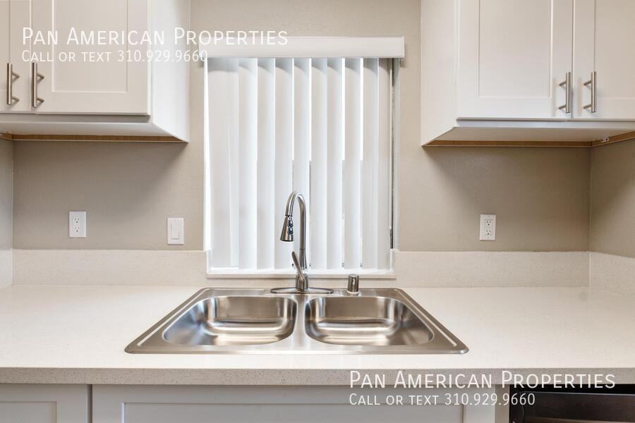 Myers Terrace Apartments - Photo 4 of 6