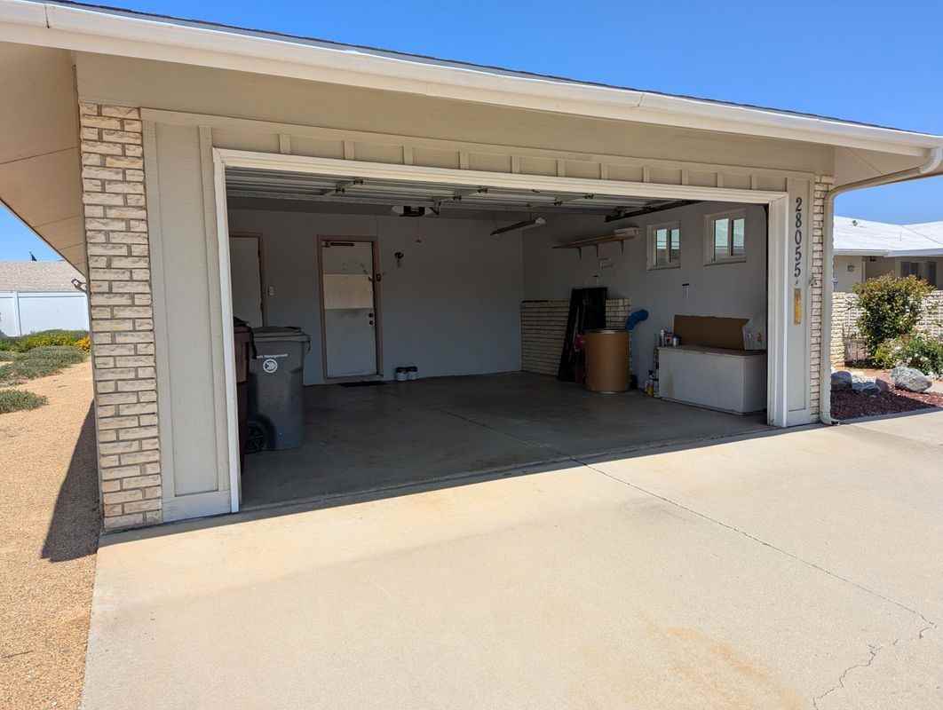 28055 Grosse Point Dr - Photo 2 of 3