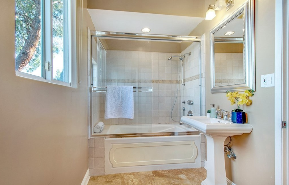 5102 Medina Rd - Photo 3 of 18