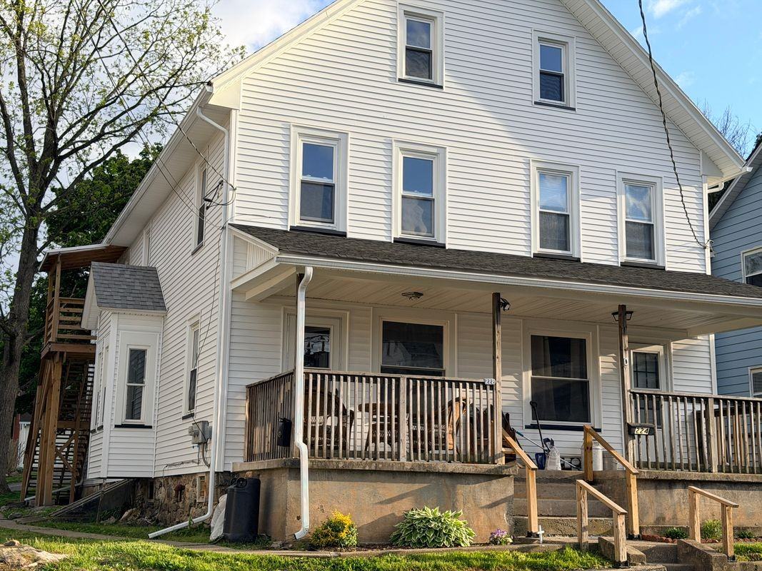 222 Chestnut St - Photo 2 of 11