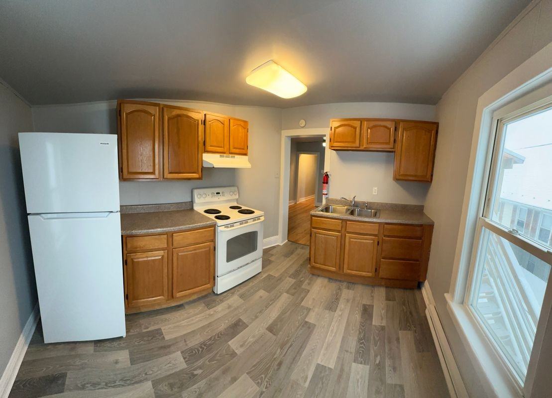 222 Chestnut St - Photo 3 of 11