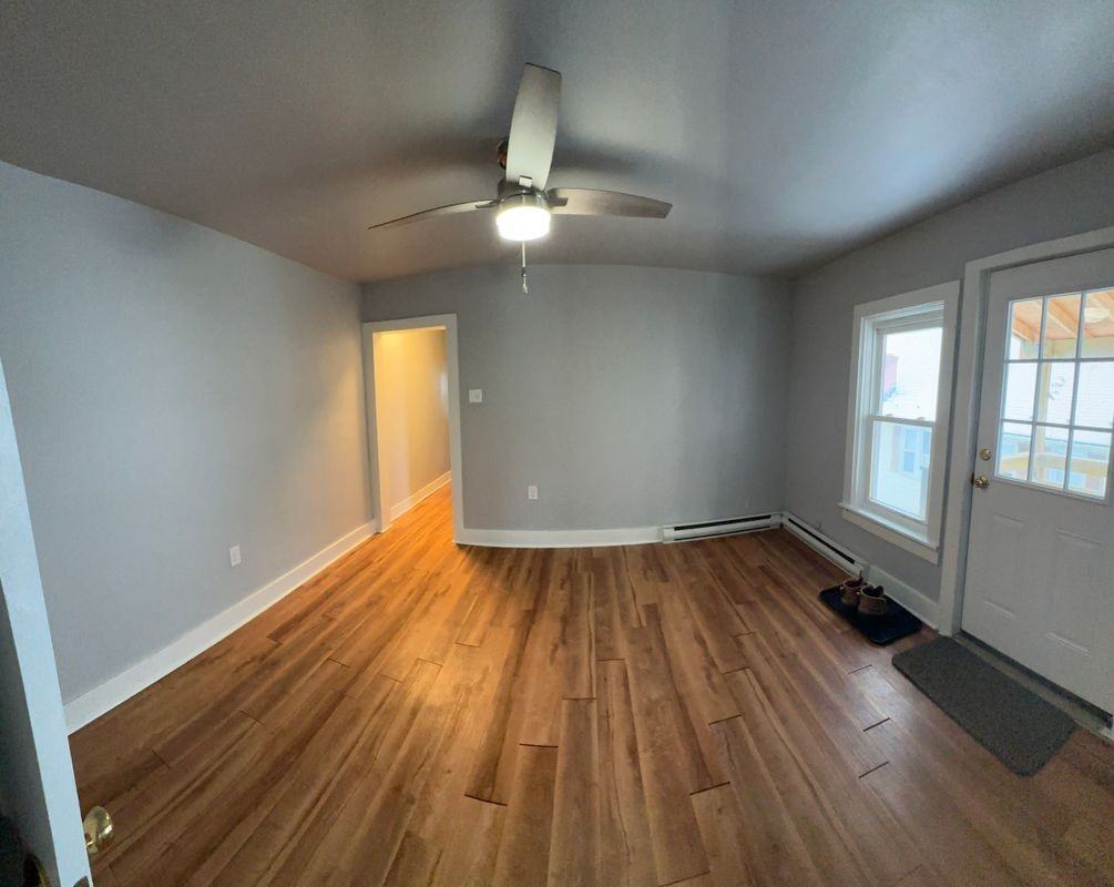222 Chestnut St - Photo 5 of 11
