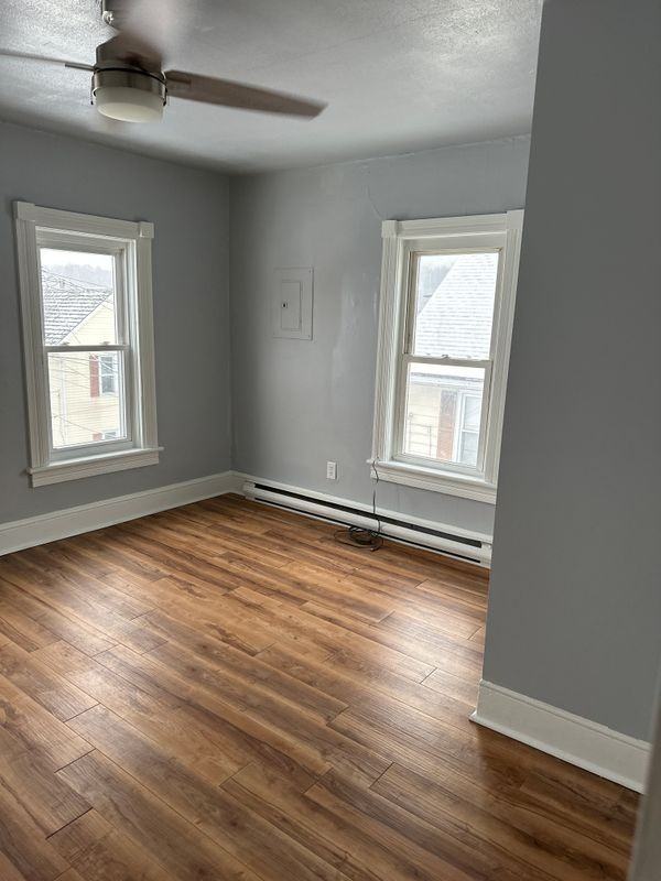 222 Chestnut St - Photo 6 of 11