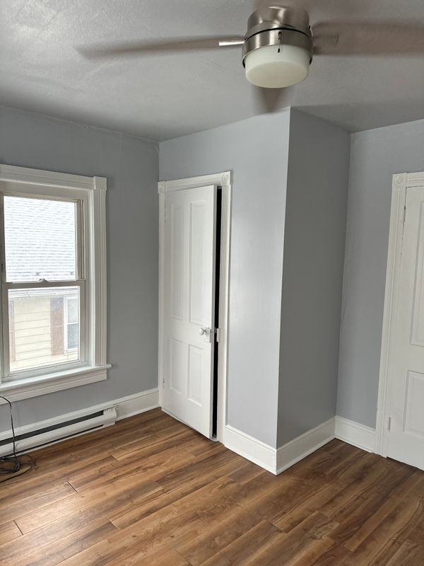 222 Chestnut St - Photo 7 of 11