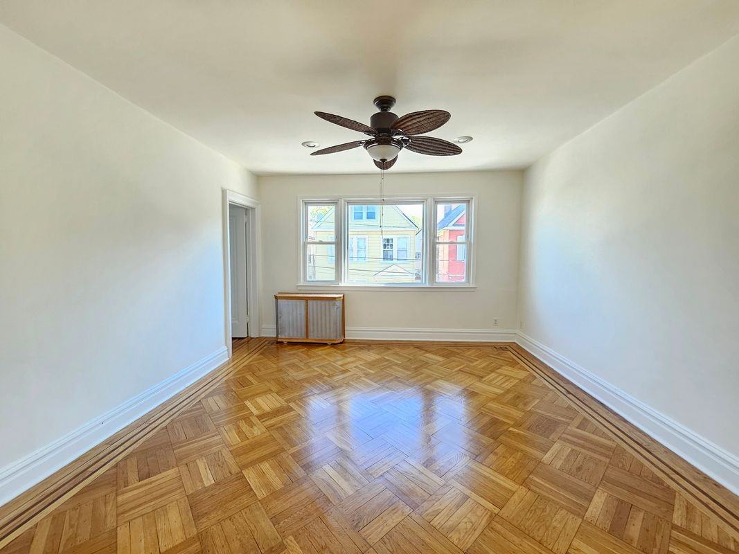 30 Newark Bay Ct - Photo 2 of 31