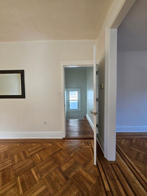 30 Newark Bay Ct - Photo 7 of 31