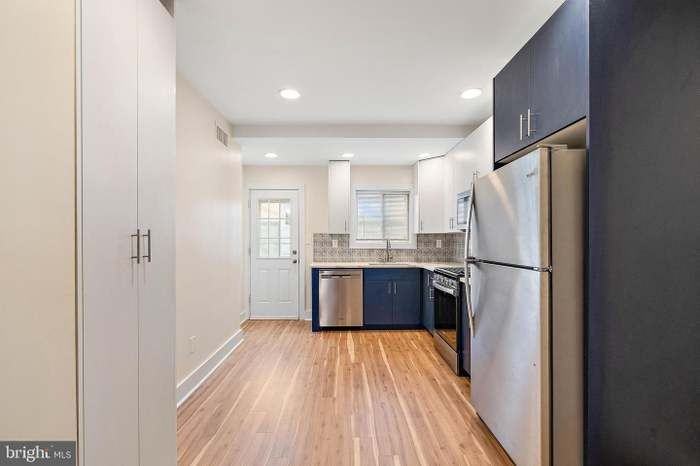 2225 S Rosewood St - Photo 2 of 15