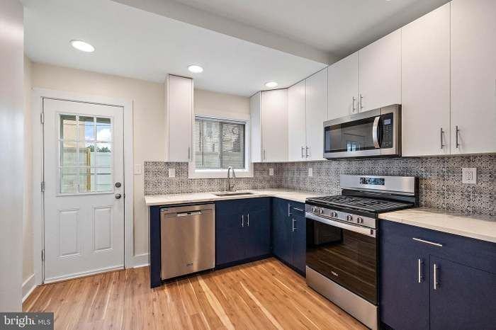 2225 S Rosewood St - Photo 3 of 15