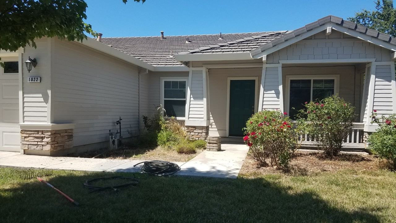 1022 Thompson Cir #NA - Photo 2 of 19