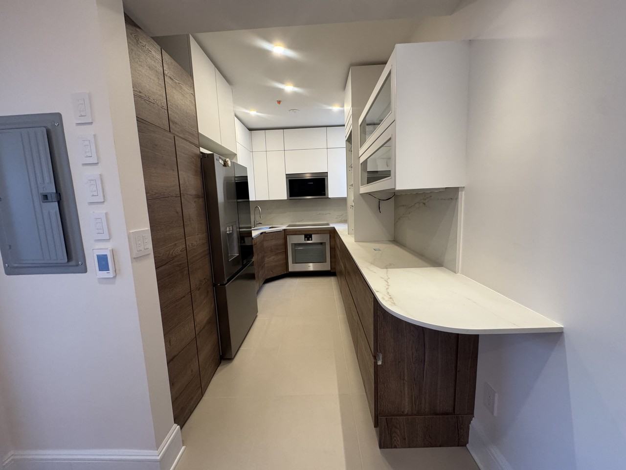 Commonwealth Ave #72 - Photo 3 of 10