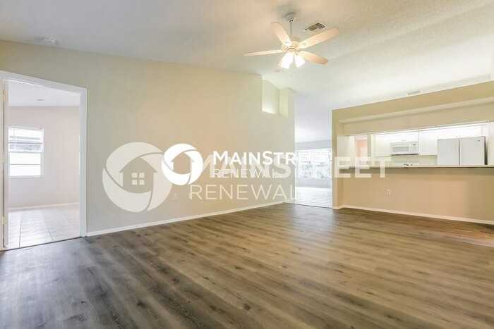 3917 Warren St - Photo 3 of 16