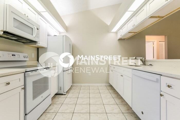 3917 Warren St - Photo 6 of 16