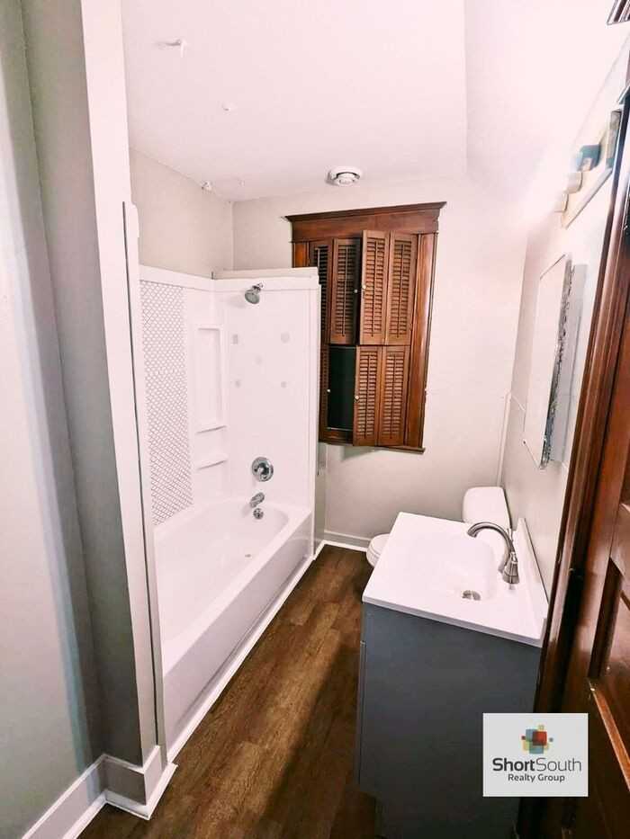 1403 Sherwood Ave #2 - Photo 6 of 8