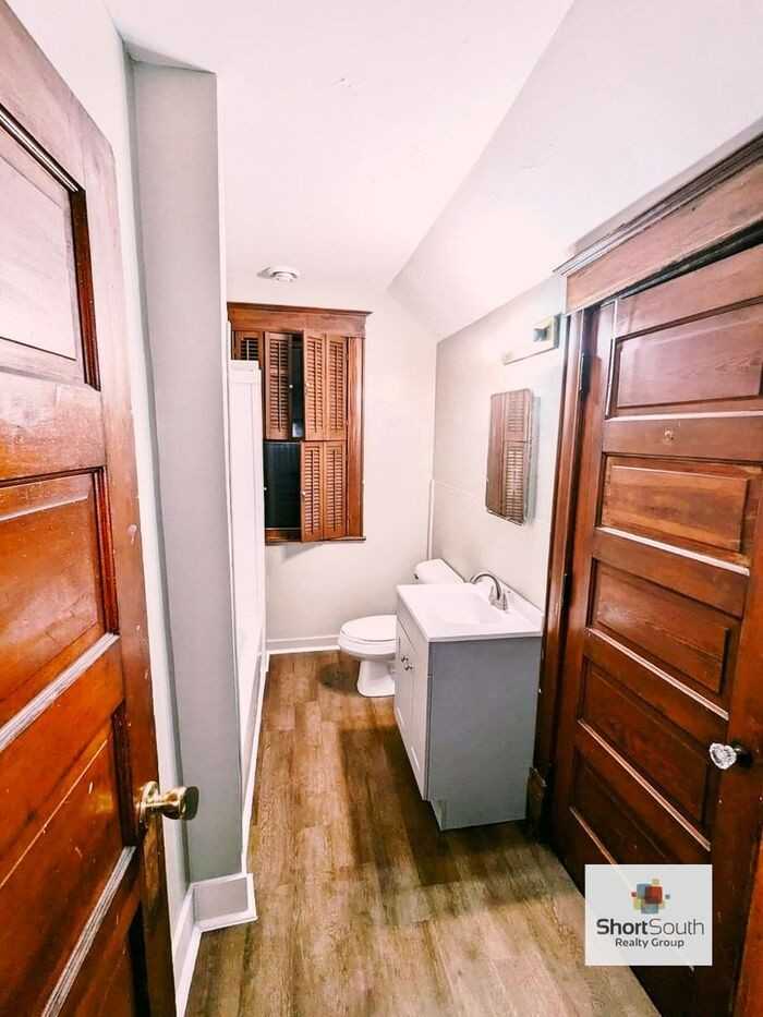 1403 Sherwood Ave #2 - Photo 7 of 8