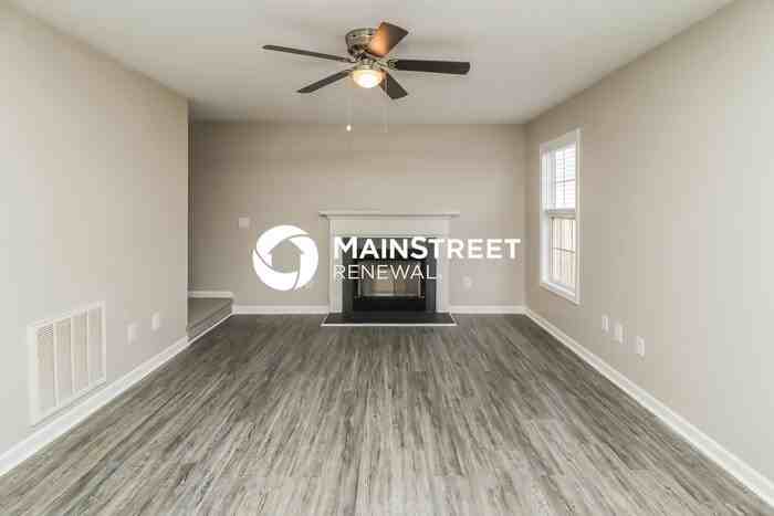 2056 Samantha Dr - Photo 3 of 14