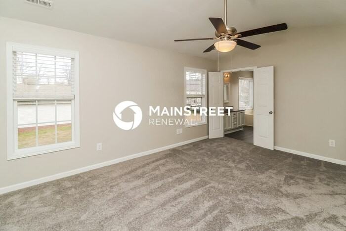 2056 Samantha Dr - Photo 7 of 14