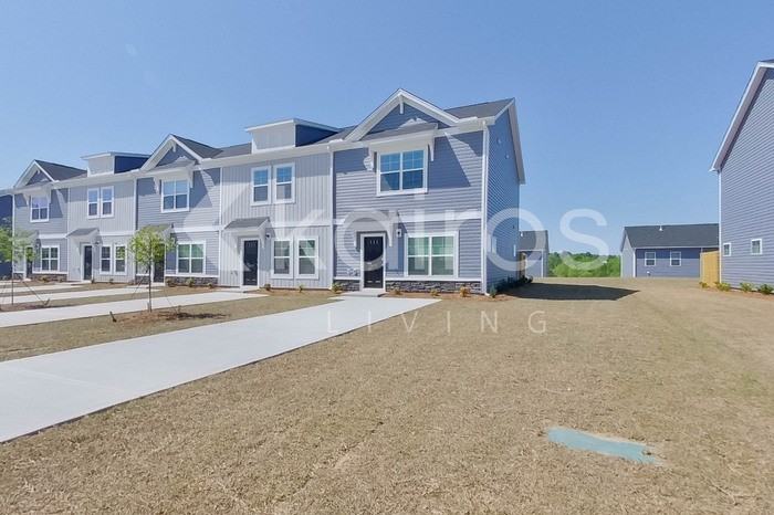 2477 Banyon Cir - Photo 4 of 26