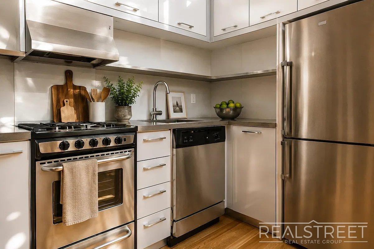 96 Dupont St #2D - Photo 4 of 7