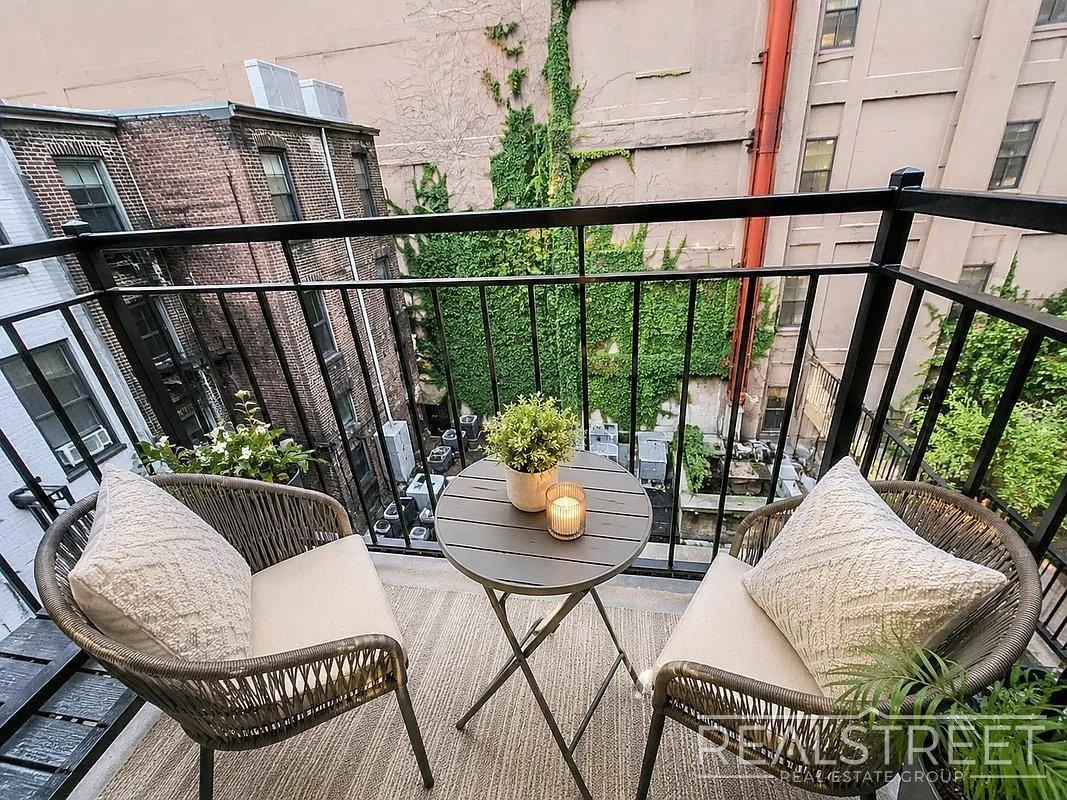 978 Kent Ave #5A - Photo 7 of 7