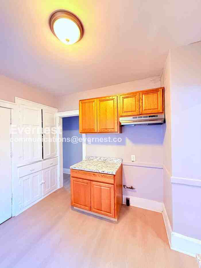 2302 Hazelwood St #1 - Photo 4 of 26