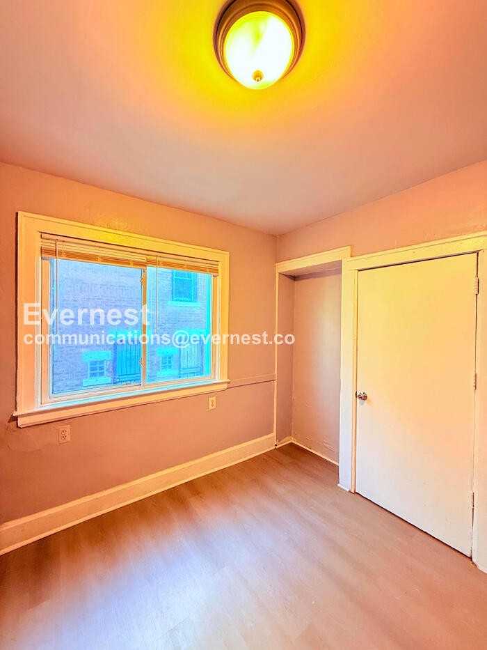 2302 Hazelwood St #1 - Photo 5 of 26