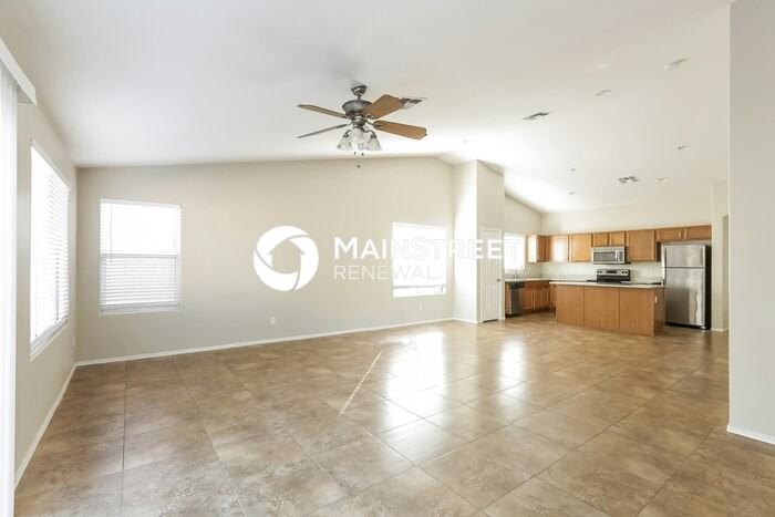 6512 W Gross Ave - Photo 3 of 16