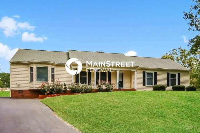 2116 Helen Dr - Photo 2 of 15