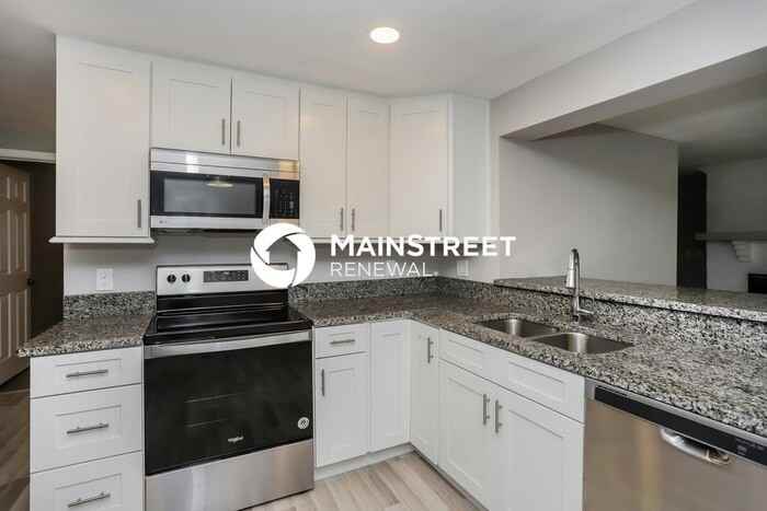 1767 Linwood Cir - Photo 5 of 15
