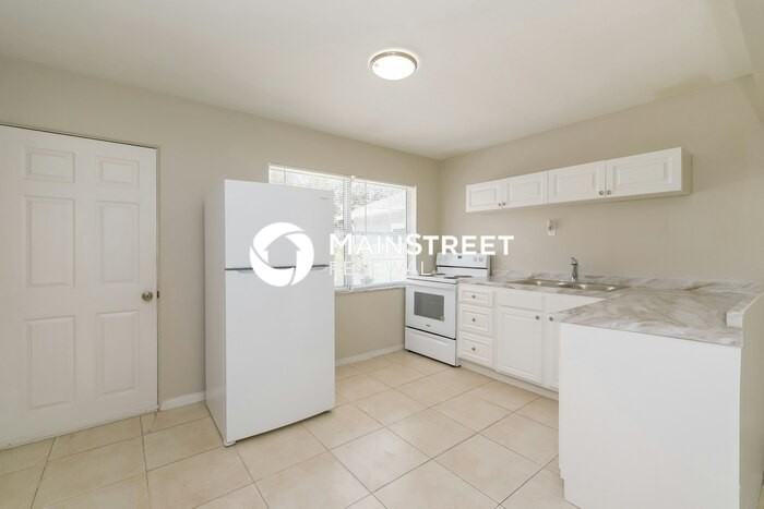 1769 38th Ave N - Photo 5 of 16