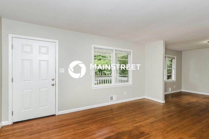 6485 Sherwood Trl - Photo 3 of 16