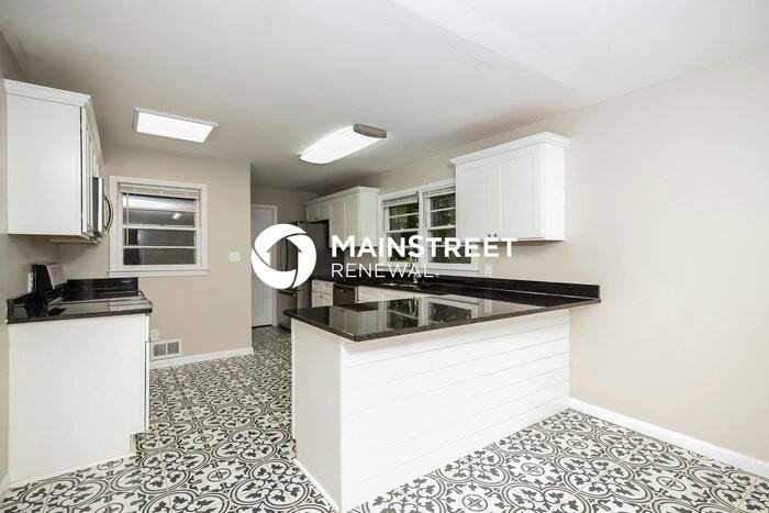 6485 Sherwood Trl - Photo 5 of 16