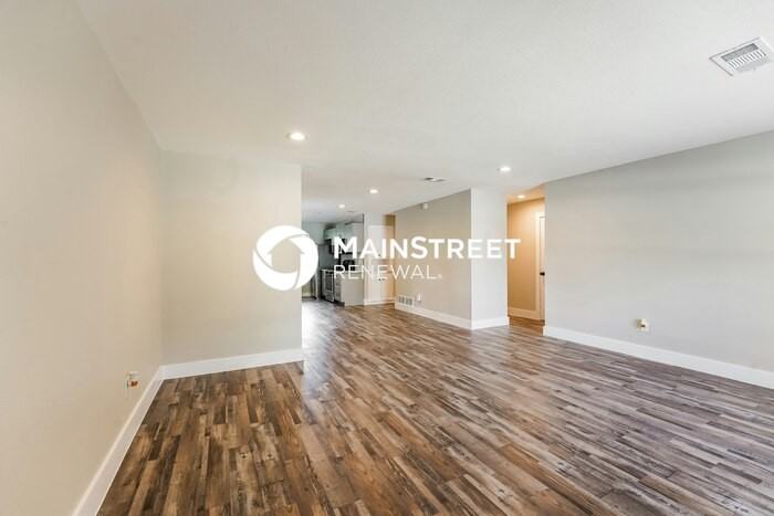2721 Northview Pl - Photo 3 of 15