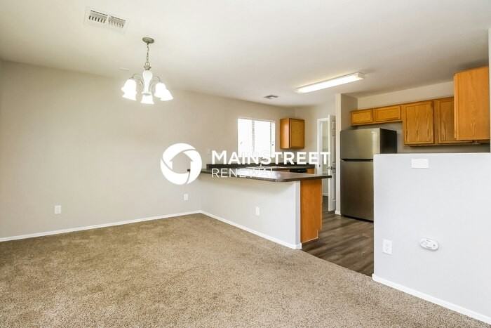 2233 W Broadway Ave - Photo 4 of 16