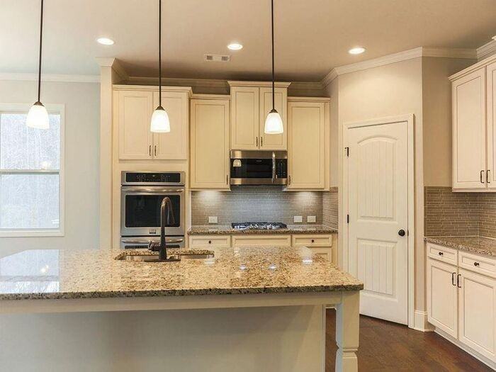 5985 Carruth Lake Dr - Photo 6 of 31
