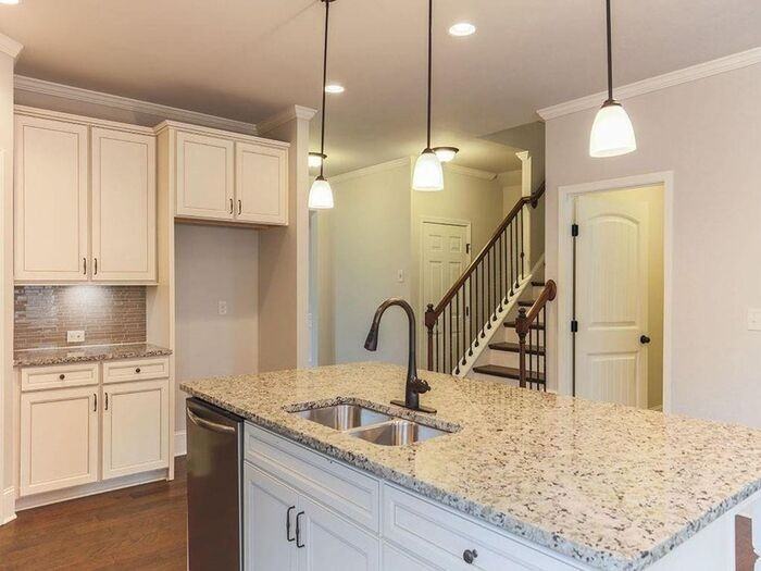 5985 Carruth Lake Dr - Photo 7 of 31
