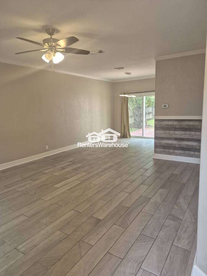 9323 Bowen Dr - Photo 3 of 30