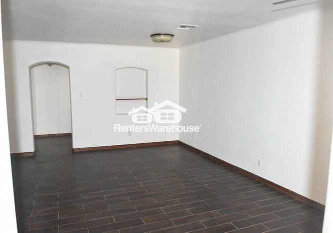 325 W Highland Ave - Photo 3 of 16