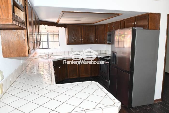 325 W Highland Ave - Photo 7 of 16
