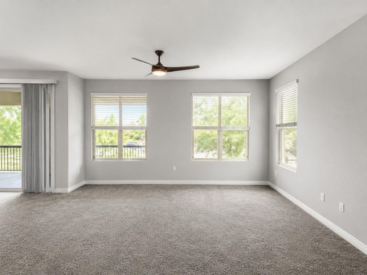 2425 W Bronco Butte Trl #2008 - Photo 2 of 27