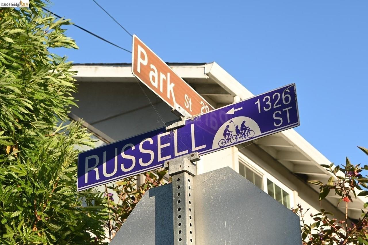 1316 Russell St - Photo 2 of 23