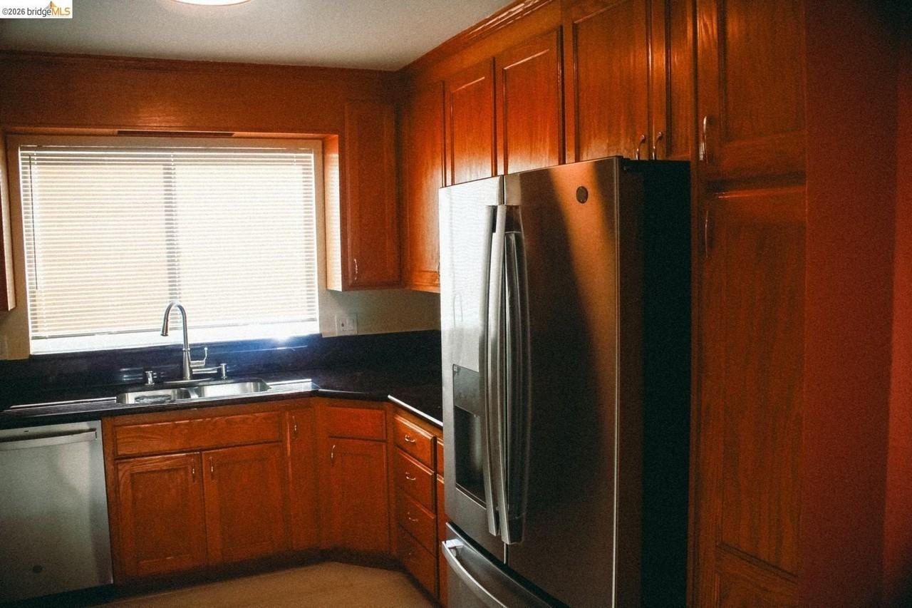 1316 Russell St - Photo 6 of 23