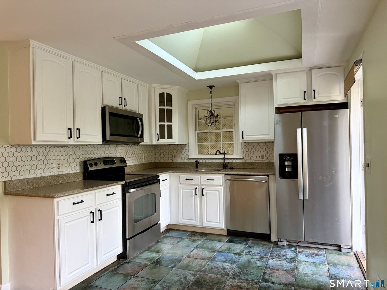 11 Kimberly Rd - Photo 5 of 31