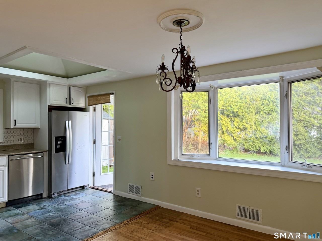 11 Kimberly Rd - Photo 7 of 31