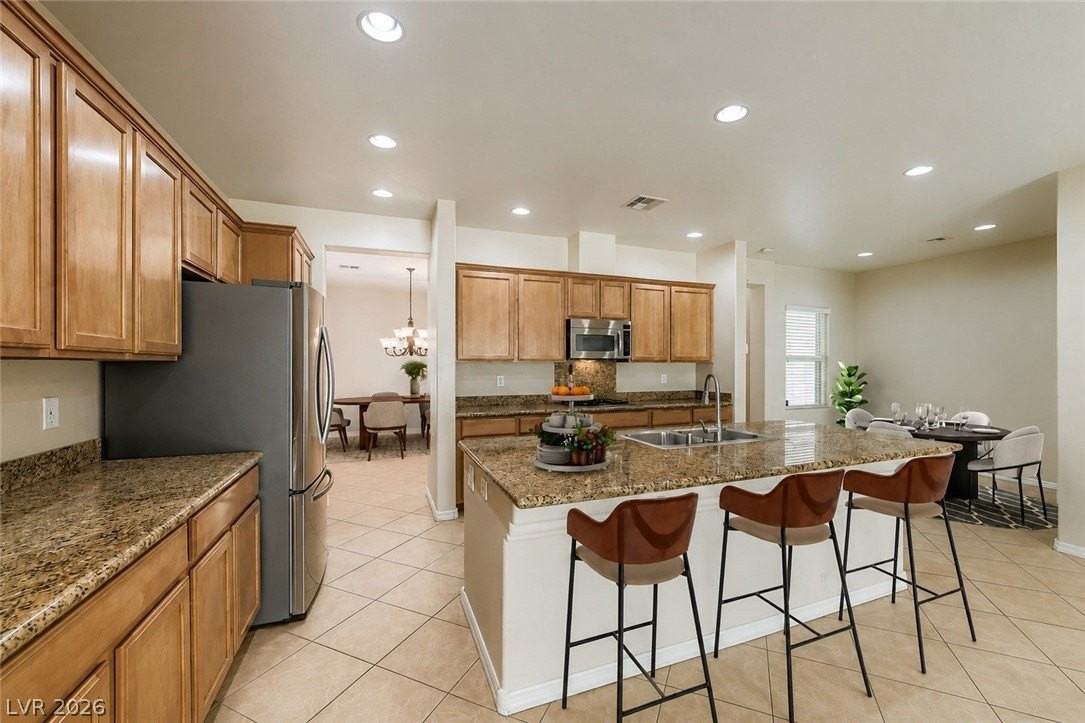 8229 Oakshire St - Photo 3 of 26