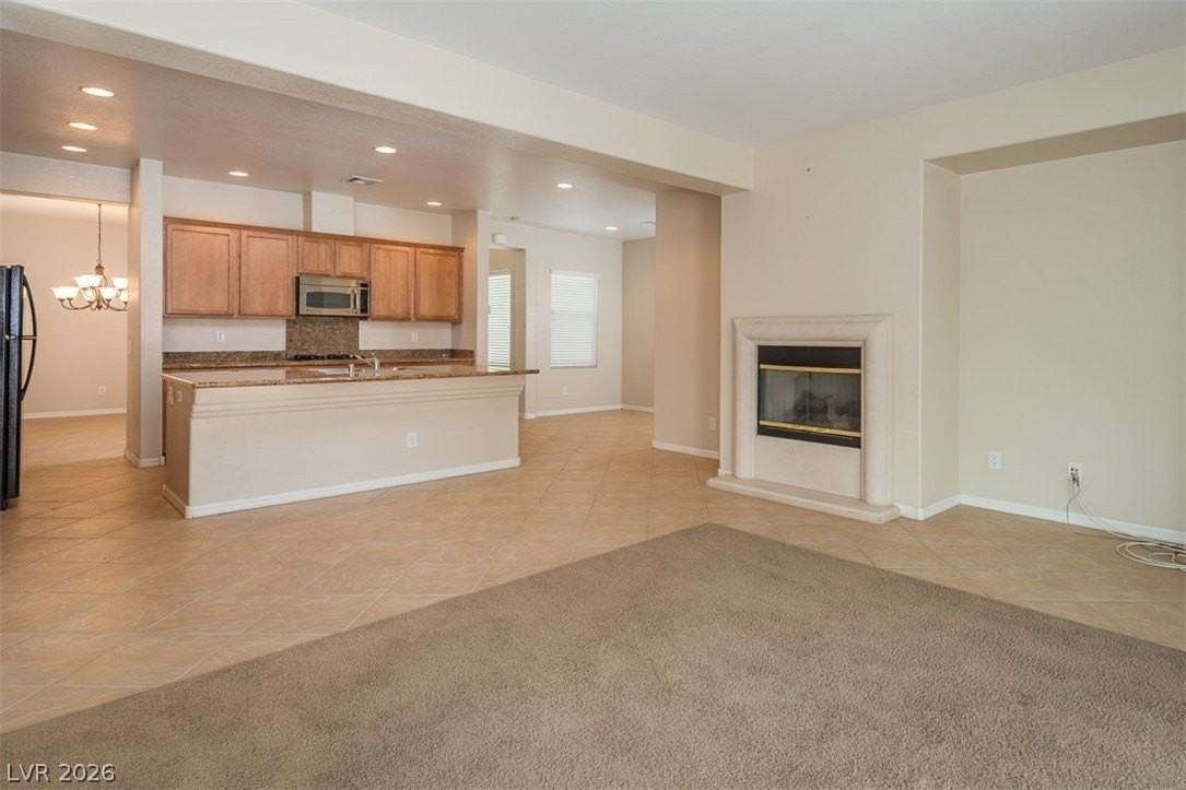 8229 Oakshire St - Photo 5 of 26