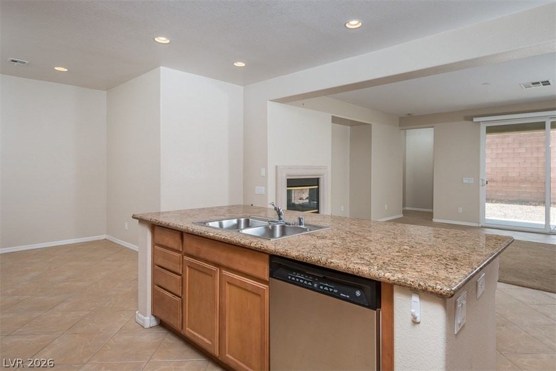 8229 Oakshire St - Photo 7 of 26