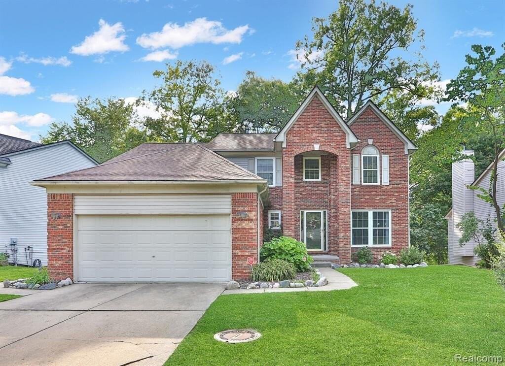 3288 Hickory Dr - Photo 2 of 26